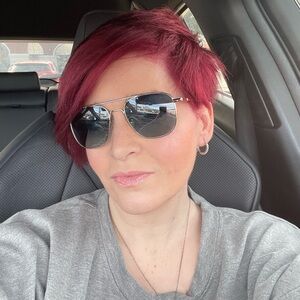 Meet your Posher, Stephanie